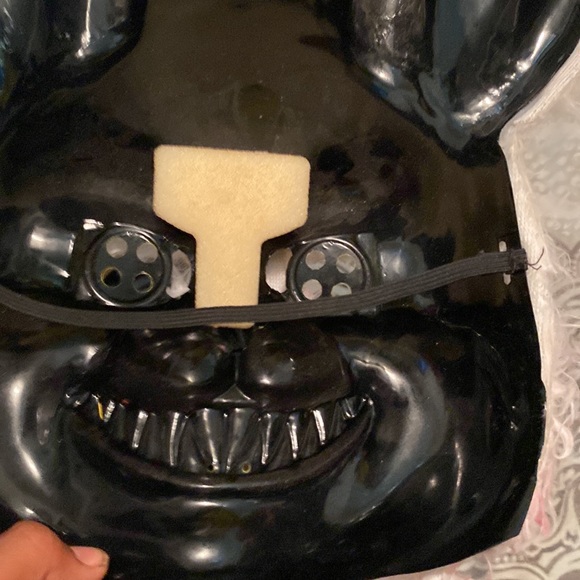 Mask - Picture 4 of 4